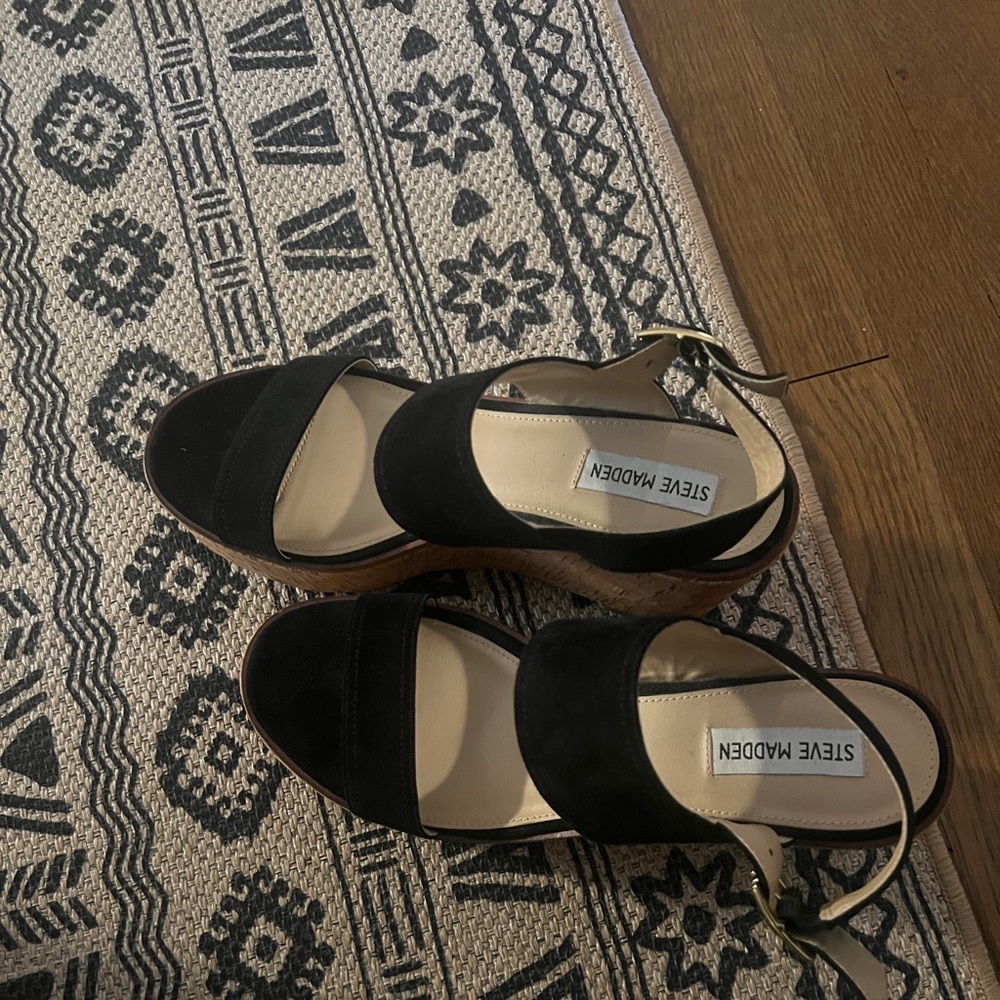 Steve Madden Platform Suede Sandals 9.5